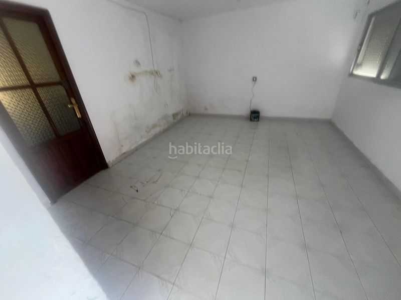 Foto 5edcfb82-a1e1-49d7-a395-50dd668d4adf. Towny house in Lora del Río