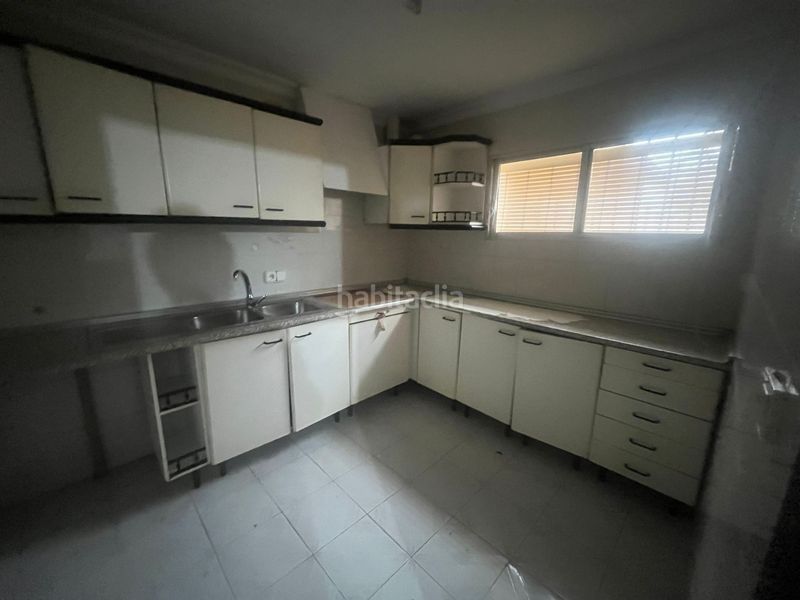 Foto d0fe4b02-eaf5-479c-84f4-6a38f26b0e38. Towny house in Lora del Río