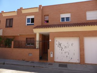 Chalet  C/ granate. Solvia inmobiliaria  casa ejido el
