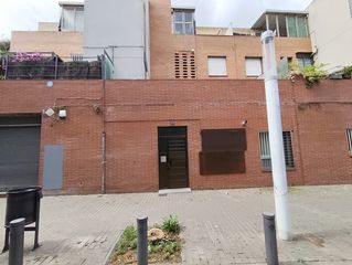 Pis a Av Vallbona
