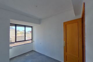 Flat  C/ domenec belenguer. Solvia inmobiliaria  piso paterna