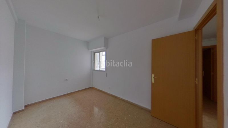 Foto 1b6da46b-39b9-463b-8d1c-d695d98b939d. Pis a Torrefiel Valencia