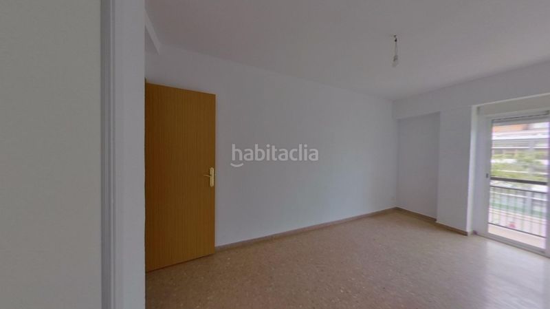 Foto 586f7d3d-e9bd-4aa0-a9d2-84ad1bd44e53. Pis a Torrefiel Valencia