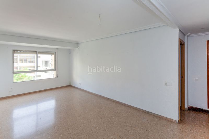 Foto bd1bb4e9-bcdd-4a85-b312-085cd8eb5697. Pis a Torrefiel Valencia