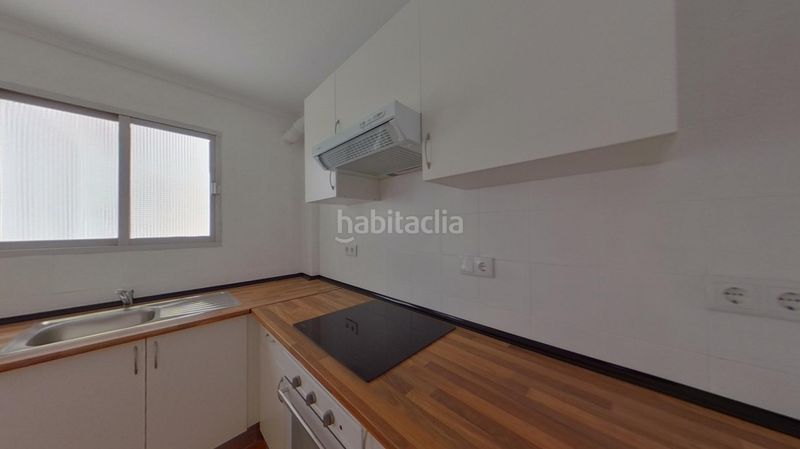 Foto f2c4eb24-86e5-4eb1-a747-f1f7559a773f. Pis a Torrefiel Valencia