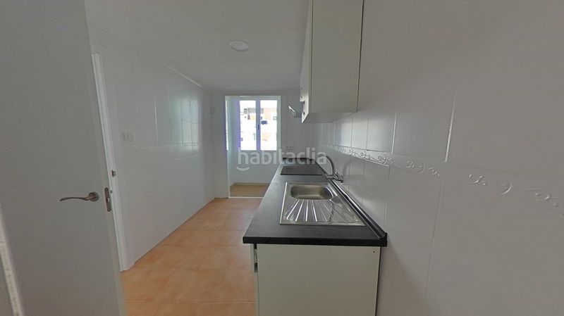 Foto 4e2bcf9e-264d-421b-bc4c-249e172c7db0. Pis a Centro Xirivella