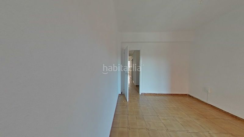 Foto f8bc93ac-0234-4a98-b9c7-193a0dc32681. Pis a Centro Xirivella
