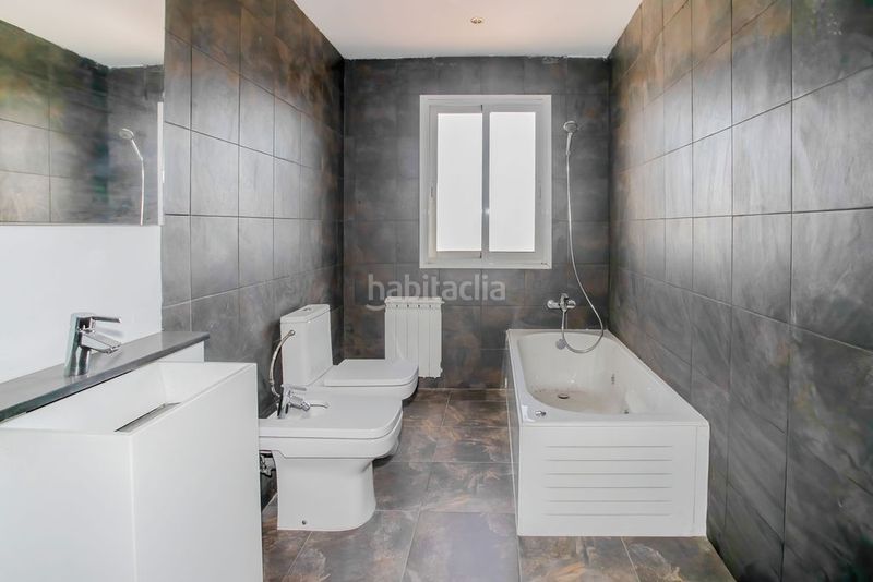 Foto 2db07408-38ed-4020-9569-3c9a53048123. Edificio solvia inmobiliaria en construccion en Golmés