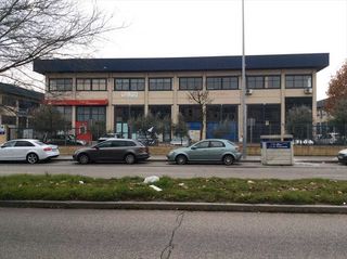 Industrial building  C/ resina. Solvia inmobiliaria  nave industrial madrid