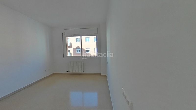 Foto 5aa32d88-80a1-46a6-bd60-5d6109ec0af1. Pis amb aparcament a Mestral Reus