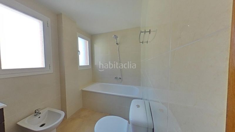 Foto 96d21b0e-eaa2-49b7-b71e-2c3a7b713124. Pis amb aparcament a Mestral Reus