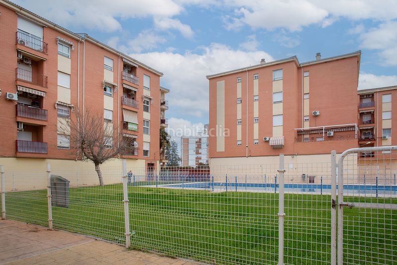Foto a7dac1d7-8f0a-490f-843d-d475893a98d0. Pis amb piscina a Linarejos Linares