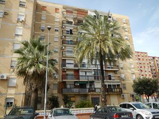 Flat  Av juan carlos i. Solvia inmobiliaria  piso castilleja de la cuesta