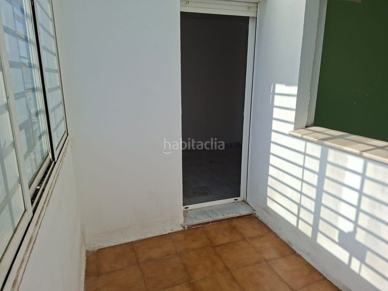 Foto 43c22205-53d3-4f5a-a182-118fb1253d1f. Casa aparellada a Avenida Juan Diego Bormujos