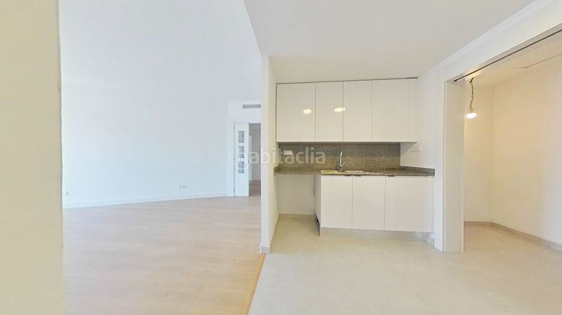Foto 5d9f6e47-f502-4395-85e2-3e293758f998. Pis amb aparcament a El Remei Badalona