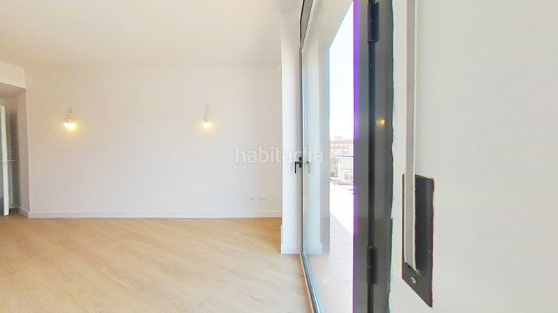 Foto f4dc7397-7ff0-4ae4-afd2-d275254b9997. Pis amb aparcament a El Remei Badalona