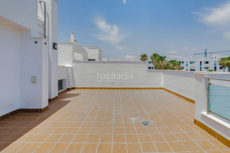 Foto 5a7126a3-0a93-471c-b23f-8a06b5bac677. Casa aparellada a Almerimar Ejido (El)