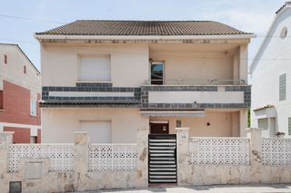 Chalet  Av quince. Solvia inmobiliaria  chalet independiente santa perpètua de mogo