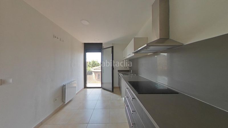 Foto f1d6eb32-2cd2-451d-9f1c-3a49890a04c3. Dúplex amb aparcament a Tordera Tordera