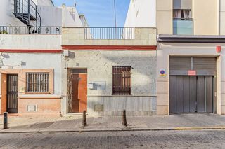 Planta baixa  C/ valeriano bécquer. Solvia inmobiliaria  casa planta baja sevilla