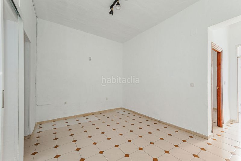 Foto eed5a5e1-de1b-4bc3-a919-750a68fb7dc8. Planta baixa a Barrio del Nervión Sevilla