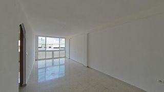 Flat in Av Rey Jaime I