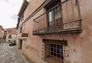 Edifici  C/ san bernardo. Solvia inmobiliaria  hotel gea de albarracín