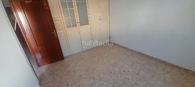 Foto 5353cd23-1cf2-40df-9f41-b3e405e109fe. Casa aparellada a Las Torres - Constelaciones Utrera