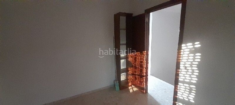 Foto 9869cb87-69fe-4297-be4d-f46f0c32ef91. Casa aparellada a Las Torres - Constelaciones Utrera
