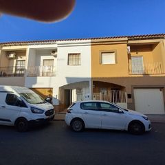 Maison jumelée  C/ constelación cruz del sur. Solvia inmobiliaria  chalet adosado utrera