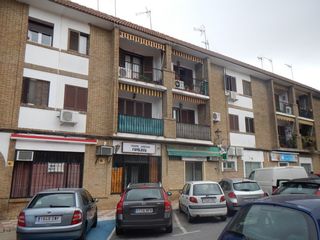 Rent Business premise  C/ diego de los reyes. Solvia inmobiliaria  locales castilleja de la cuesta