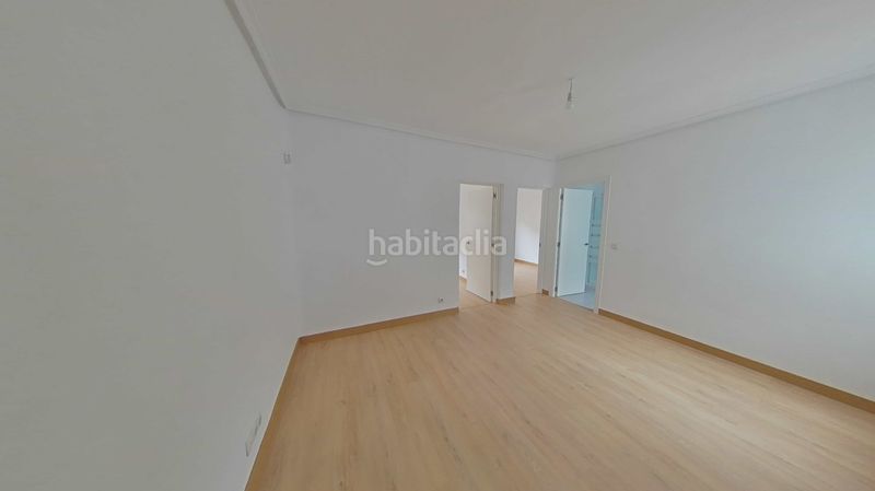 Foto 4c16867c-18a7-4e4e-8dda-8b09cbf5349e. Pis a Villaverde Alto Madrid