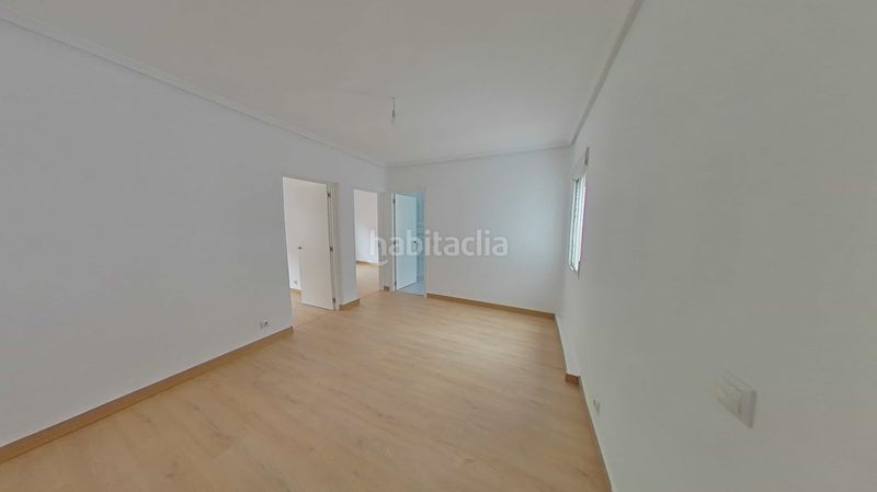 Foto d9143596-44ca-4536-92e1-cda417d22cb5. Pis a Villaverde Alto Madrid