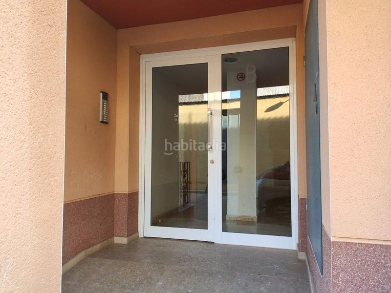 Foto 25df9fc0-90f3-44ad-883b-18f9160808b0. Apartament amb aparcament a Camarles
