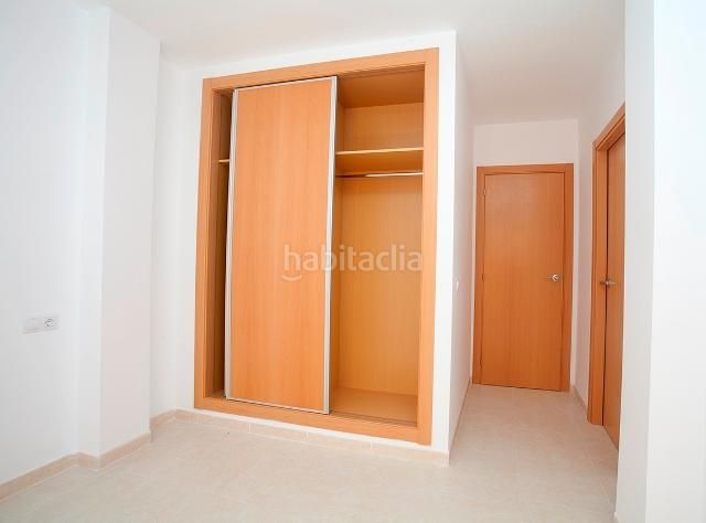 Foto 8094041b-479b-442f-ae4e-fdd772adf9d8. Apartament amb aparcament a Camarles