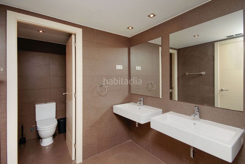 Foto f6277973-6b44-46c4-b2ce-4fc96f8009ba. Pis amb aparcament piscina a Putget - Farró Barcelona