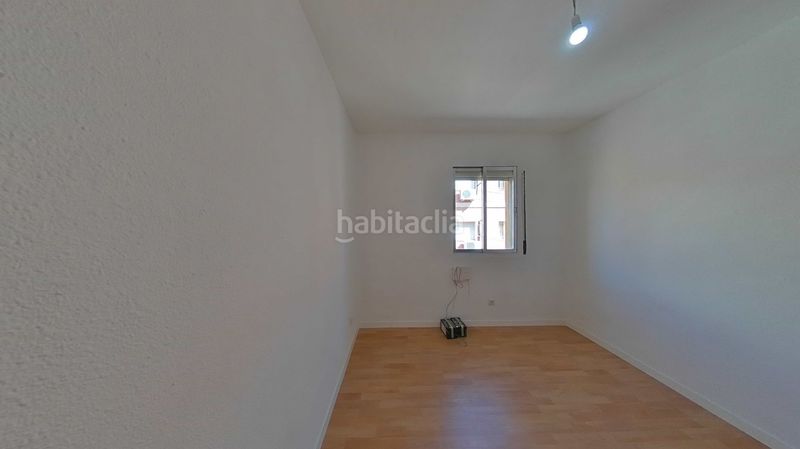Foto ba8de808-5960-4c8d-9a10-b430c7a37e26. Pis a Los Rosales Madrid