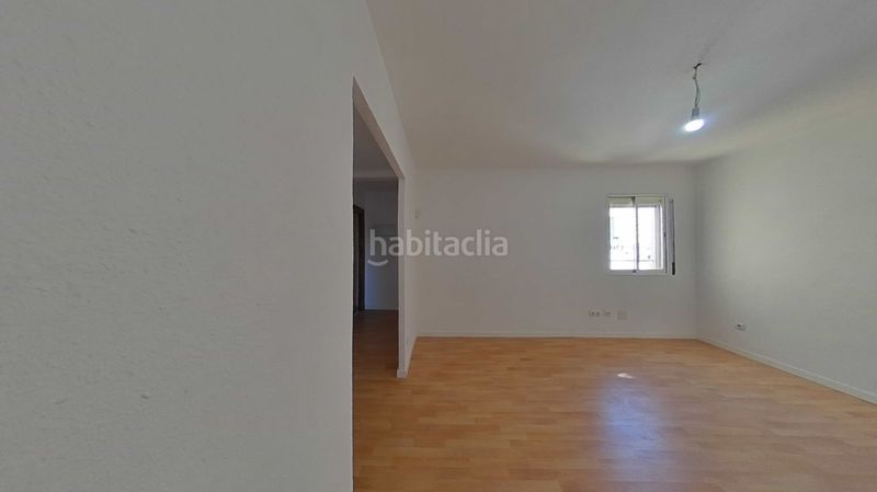 Foto d6cc72e4-c481-445b-bb17-7d38110f07f9. Pis a Los Rosales Madrid