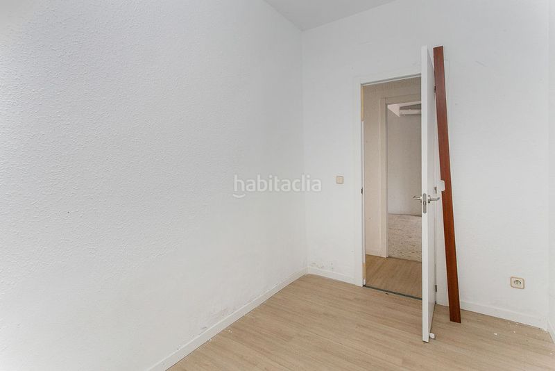 Foto a600e14e-3c9d-4cb9-a415-f8e01f479b3e. Casa aparellada amb aparcament a La Roureda Viladecans
