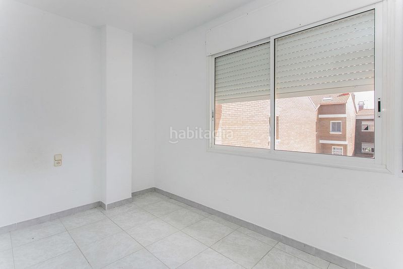 Foto a7e764eb-747e-4129-8512-a800ecd057b0. Casa aparellada amb aparcament a La Roureda Viladecans