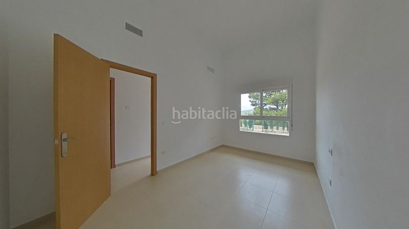 Foto 49987ed3-48dd-401c-905b-16d92bc23d96. Casa aparellada amb piscina a Oltamar - Cucarres Calp