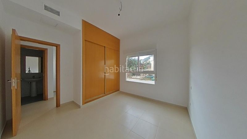 Foto 5da04395-bb3c-4882-97ab-7253c56c5a04. Casa aparellada amb piscina a Oltamar - Cucarres Calp