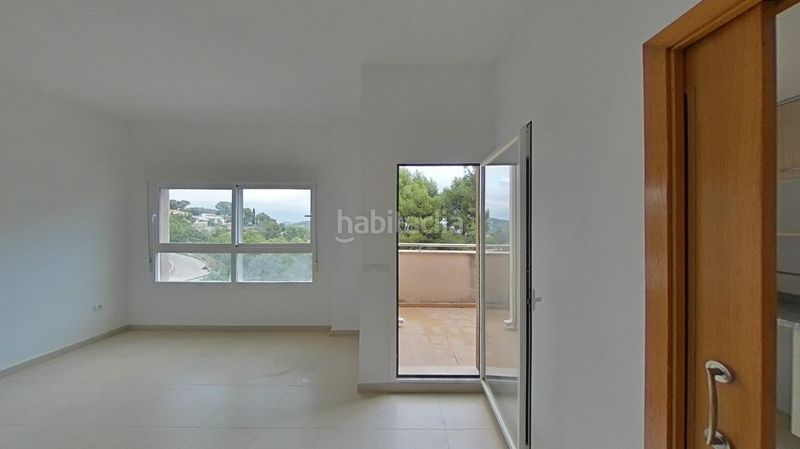 Foto d279c44c-8e48-4836-ac97-6b5ef2010a4c. Casa aparellada amb piscina a Oltamar - Cucarres Calp