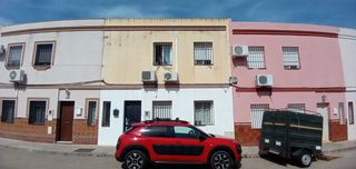 Xalet  C/ los corrales. Solvia inmobiliaria  casa guillena