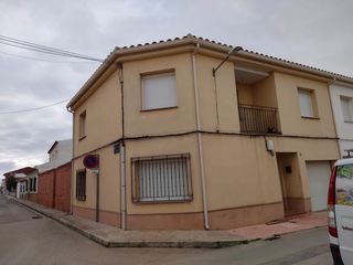 Chalet  C/ ángel pinedo. Solvia inmobiliaria  casa socuéllamos