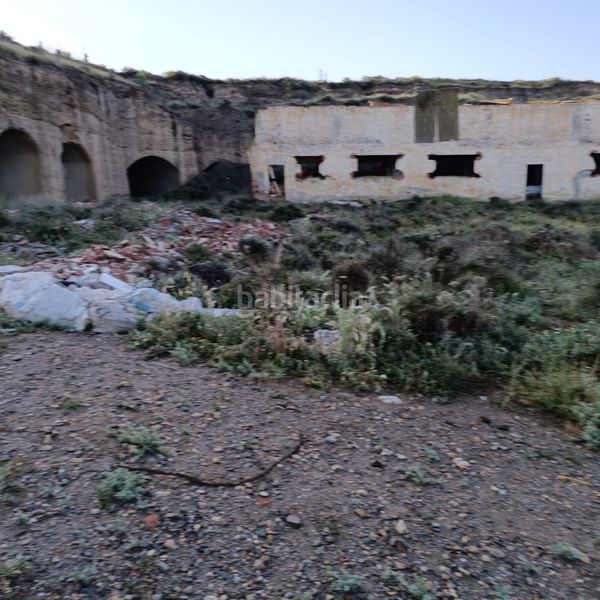 Foto 919c90da-2a96-4ee4-8b7a-3db799d86f64. Finca rústica solvia inmobiliaria terreno con edificación en Guadix