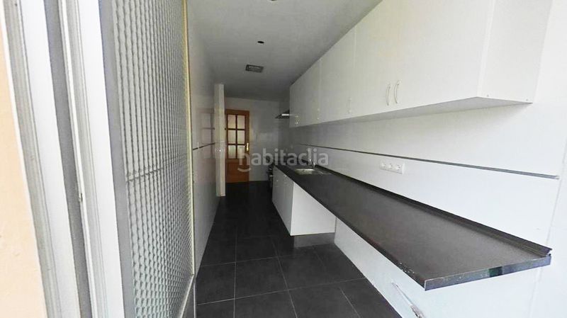 Foto d39be581-9cd5-43b1-9d49-22b2811ee6c8. Pis a Avenida de la Paz Xirivella