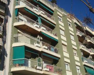 Aparcament cotxe a Plaza Catalunya