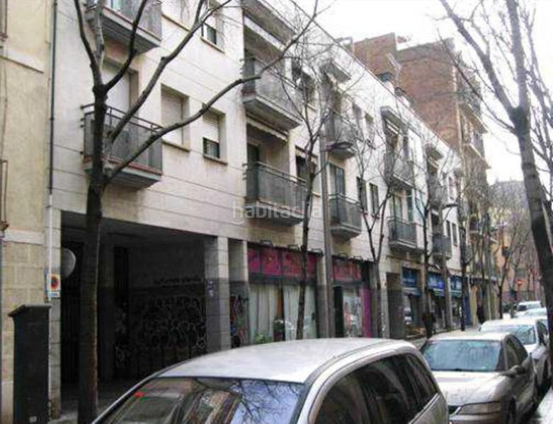 Foto f2d2de63-0fab-4026-a873-6134bb7315f0. Aparcament cotxe a Hostafrancs Barcelona