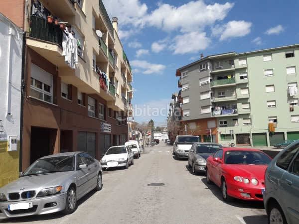 Foto c05e8bae-48e2-4e4e-a351-59a5bdaaf1b9. Aparcament cotxe a Banyoles